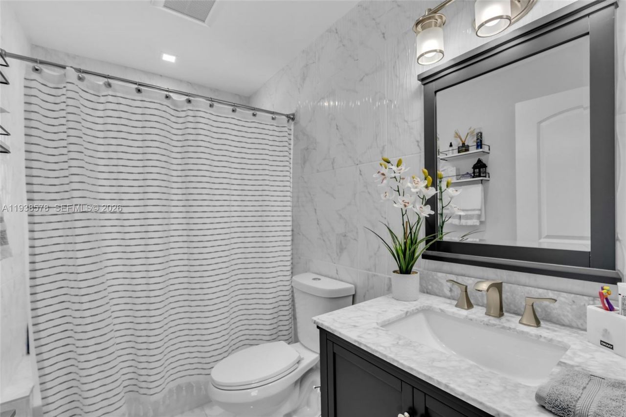 4737 NW 98th Pl, Doral, FL 33178 Photo