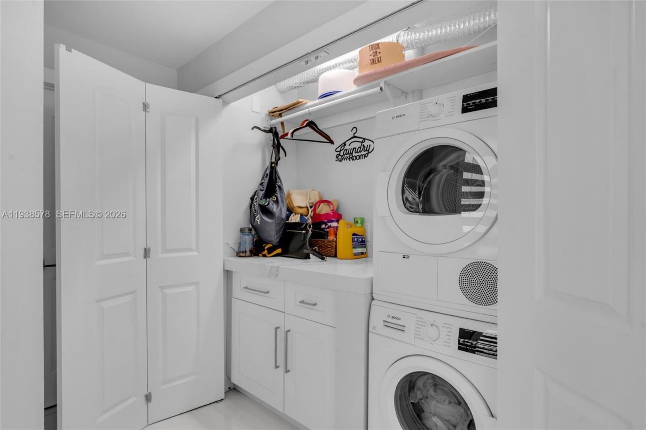 4737 NW 98th Pl, Doral, FL 33178 Photo