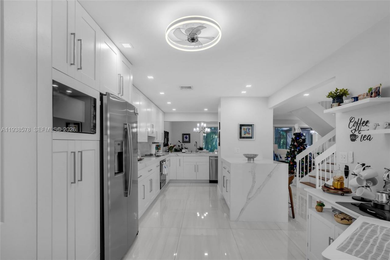 4737 NW 98th Pl, Doral, FL 33178 Photo