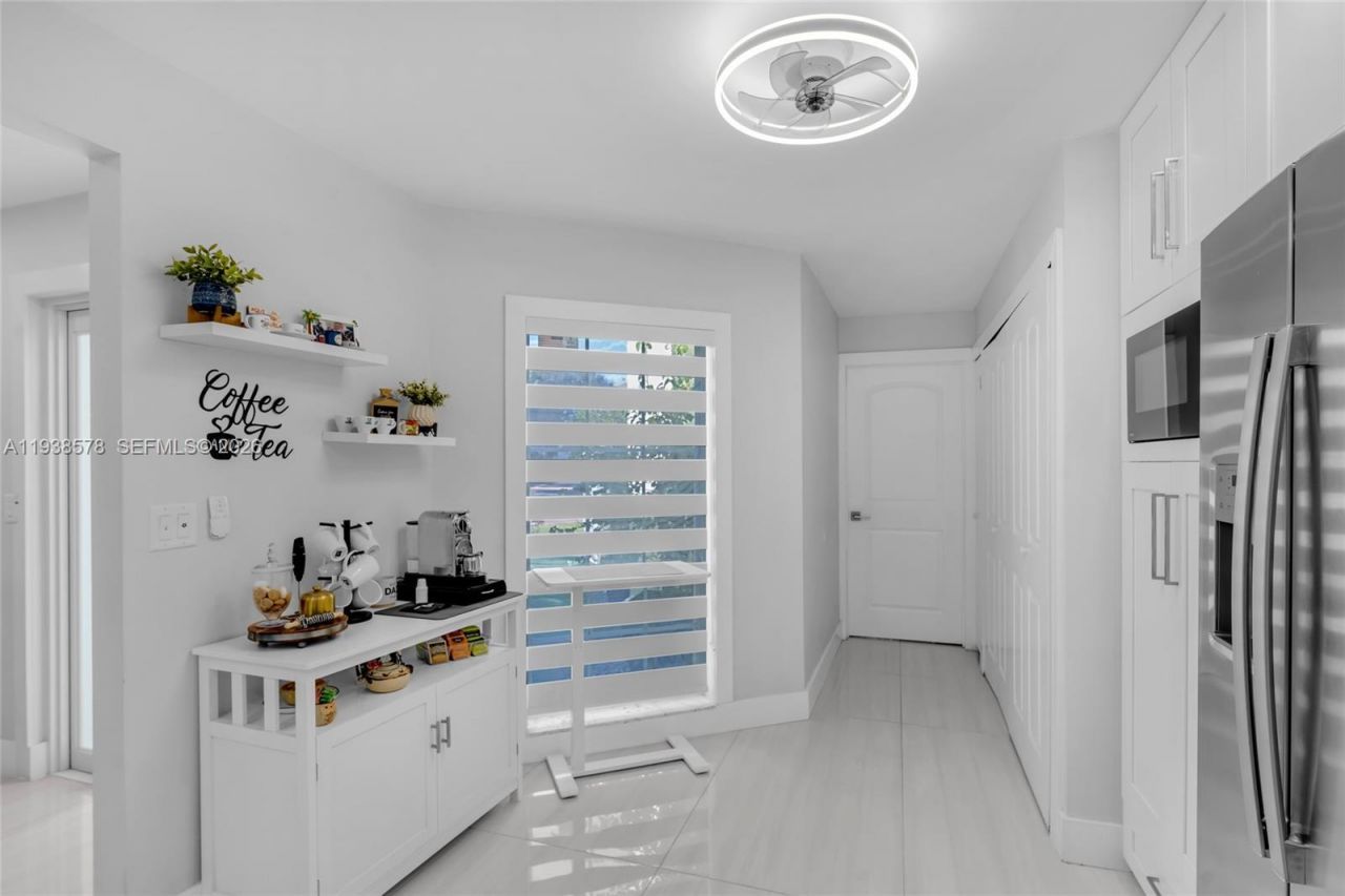 4737 NW 98th Pl, Doral, FL 33178 Photo