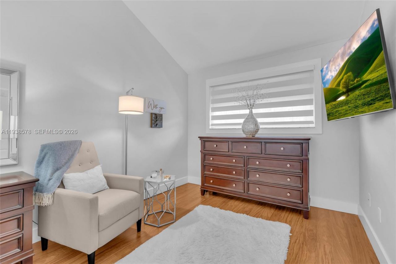 4737 NW 98th Pl, Doral, FL 33178 Photo