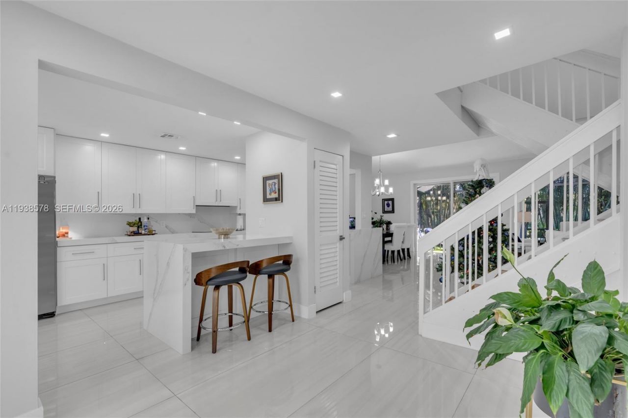 4737 NW 98th Pl, Doral, FL 33178 Photo