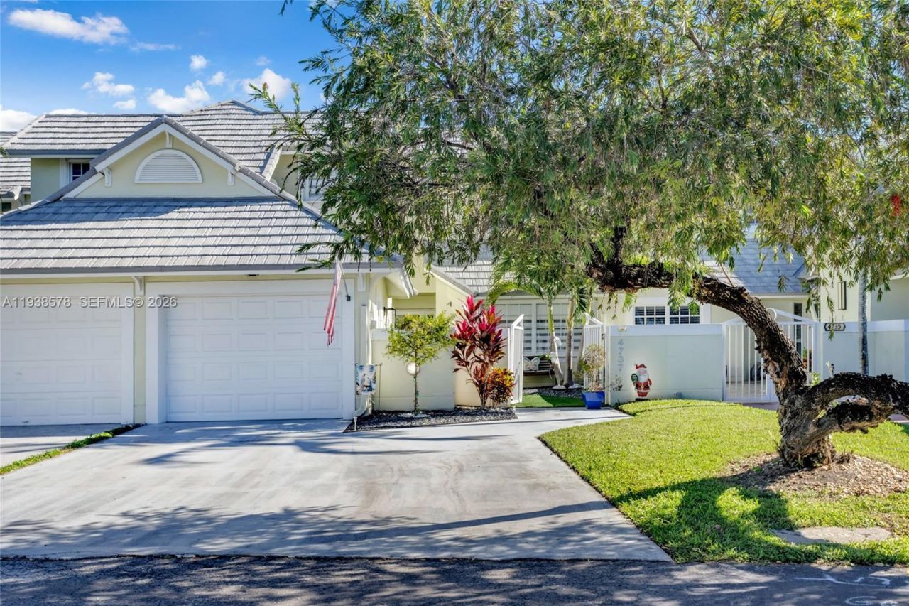 4737 NW 98th Pl, Doral, FL 33178 Photo