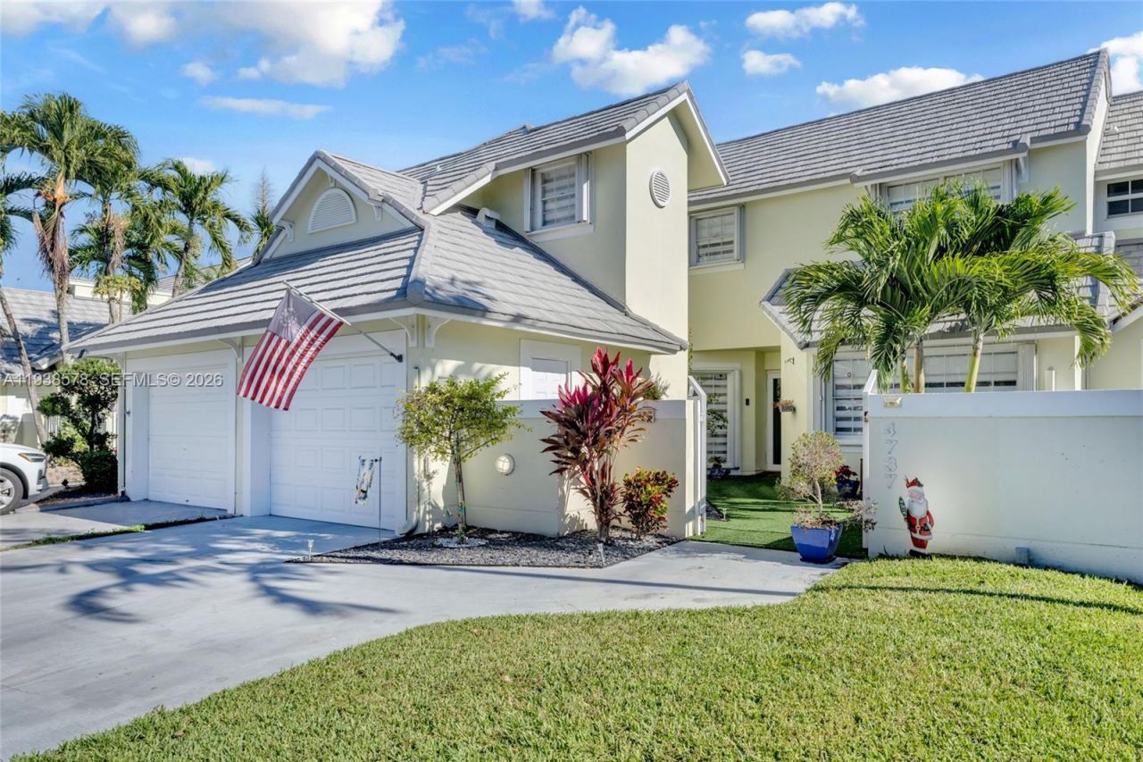 4737 NW 98th Pl, Doral, FL 33178 Photo
