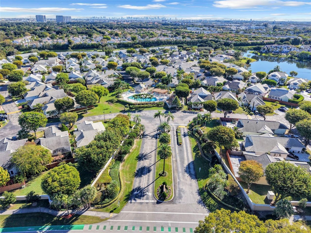 4737 NW 98th Pl, Doral, FL 33178 Photo