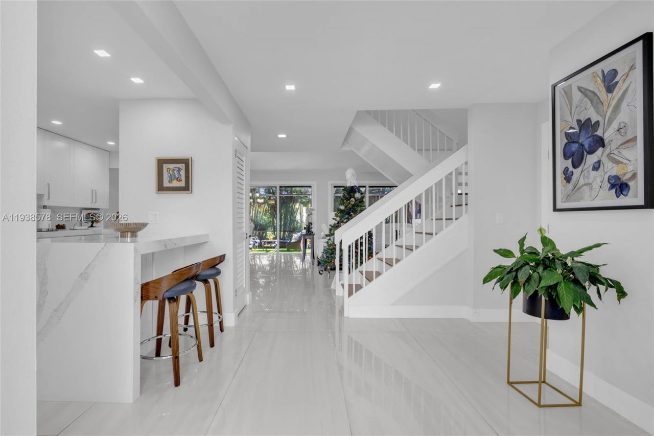 4737 NW 98th Pl, Doral, FL 33178 Photo