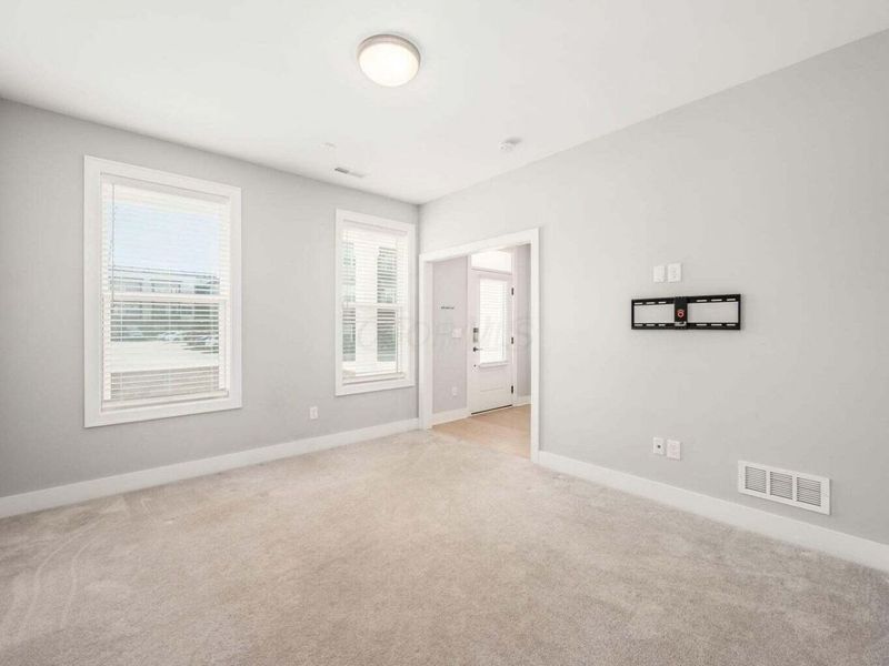 1187 Cromartie Lane, Columbus, OH 43201 Photo 6