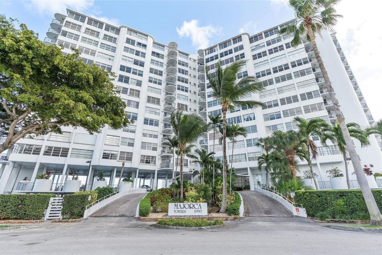 11930 N Bayshore Drive, Unit 1003, North Miami, FL 33181 Photo