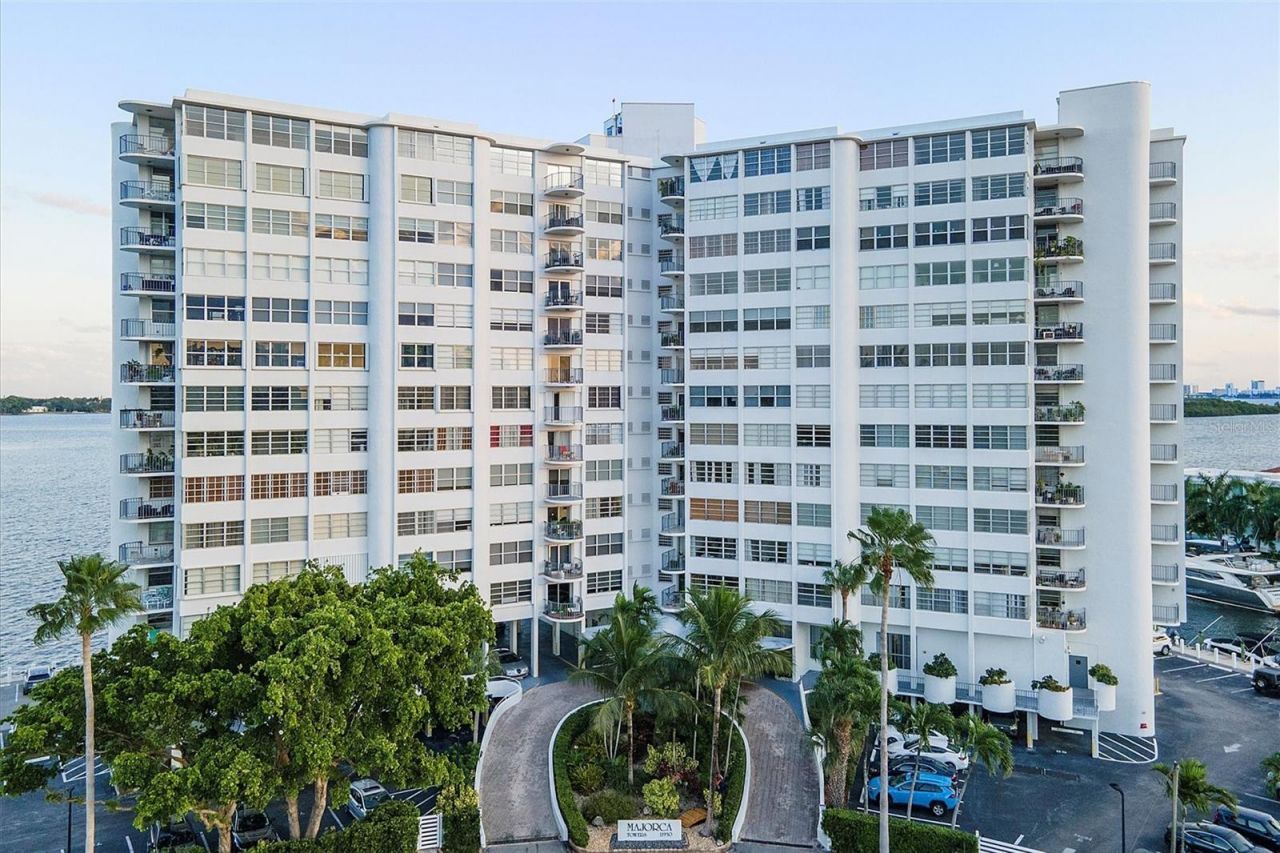 11930 N Bayshore Drive, Unit 1003, North Miami, FL 33181 Photo