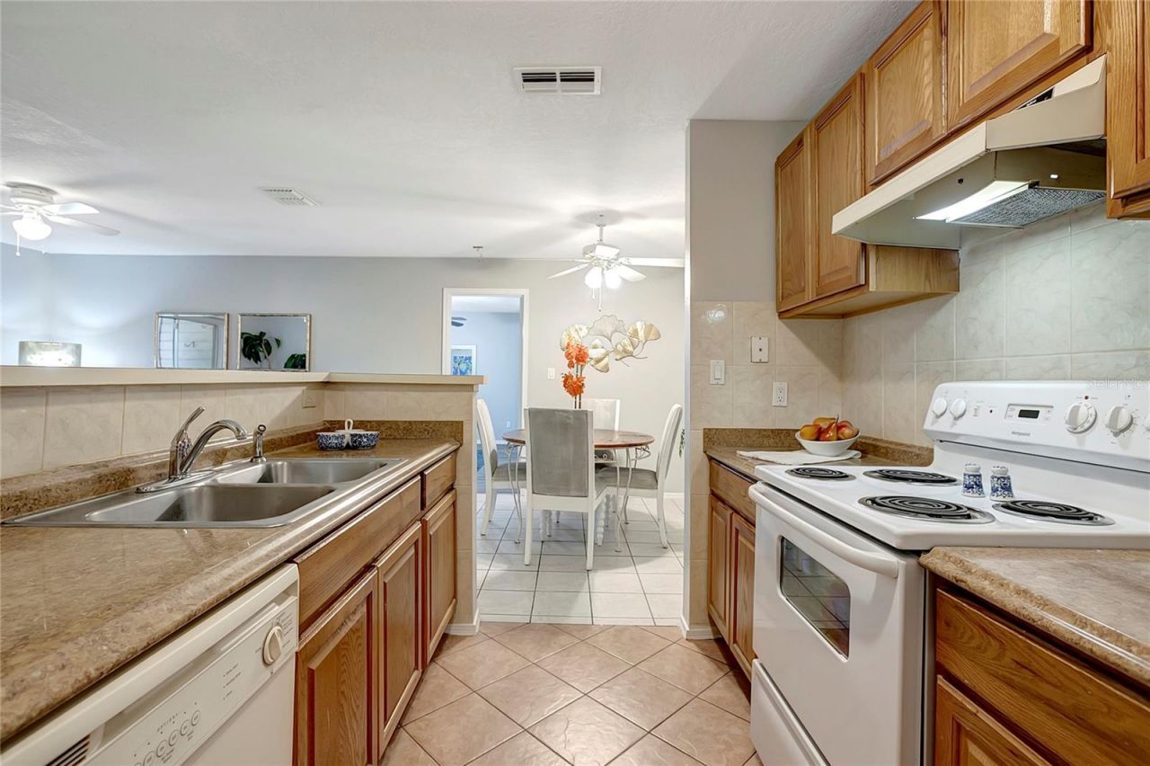 1400 Gandy Boulevard N, Unit 1504, Saint Petersburg, FL 33702 Photo