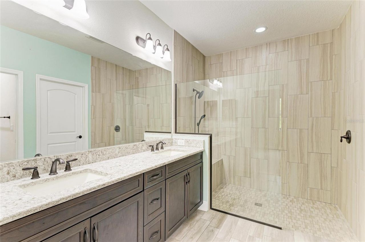 5941 Amberly Drive, Bradenton, FL 34208 Photo