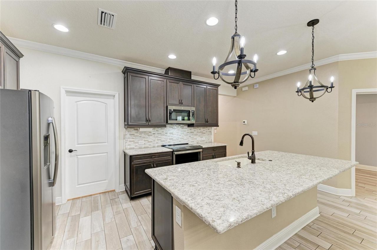 5941 Amberly Drive, Bradenton, FL 34208 Photo