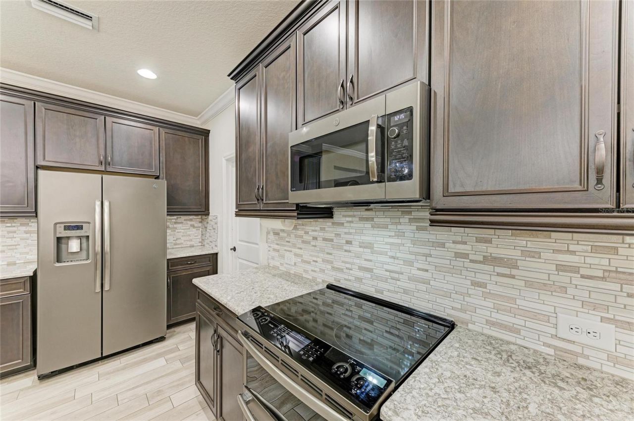 5941 Amberly Drive, Bradenton, FL 34208 Photo