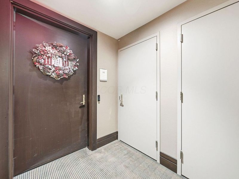 1 Miranova Place, Unit 1610, Columbus, OH 43215 Photo 1