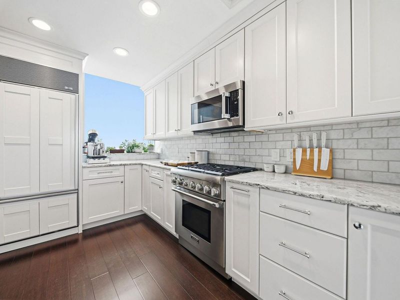 1 Miranova Place, Unit 1610, Columbus, OH 43215 Photo 10