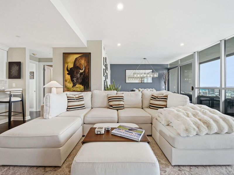 1 Miranova Place, Unit 1610, Columbus, OH 43215 Photo 21