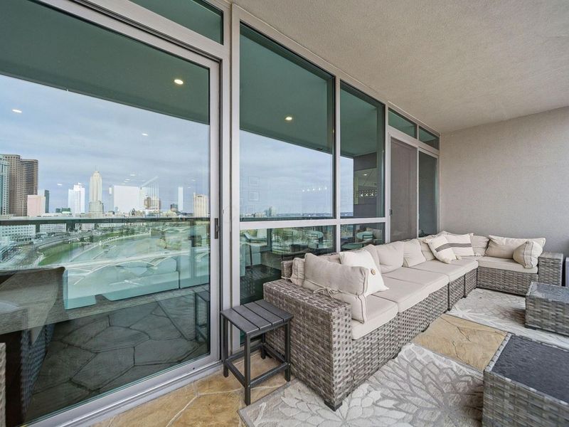 1 Miranova Place, Unit 1610, Columbus, OH 43215 Photo 42