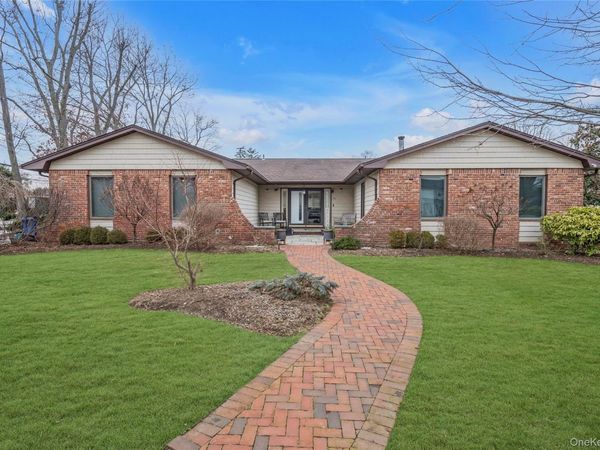 26 Julia Lane, East Northport, NY 11731