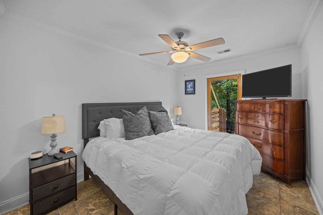 11 America Street Photo 15