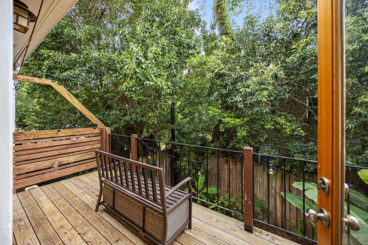 11 America Street Photo 16