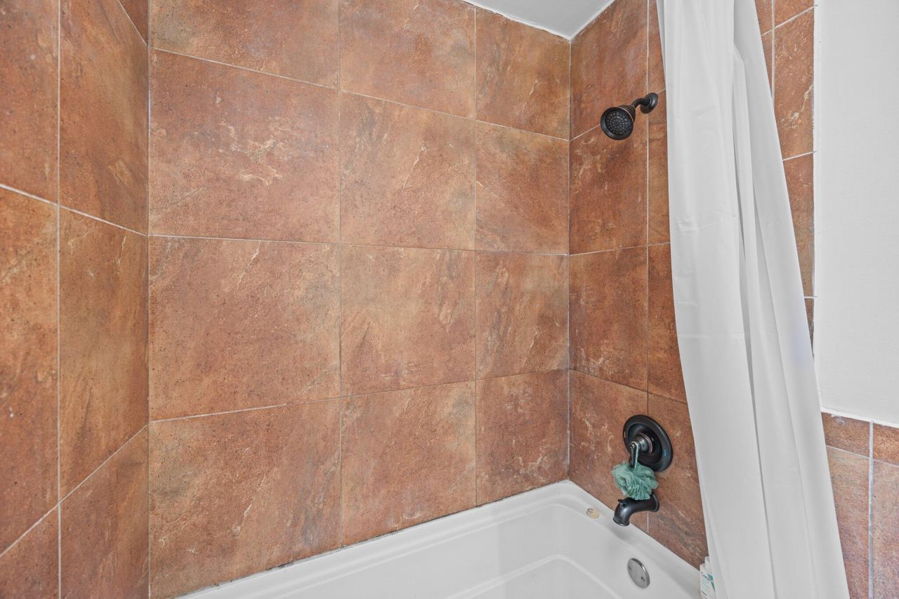 11 America Street Photo 22