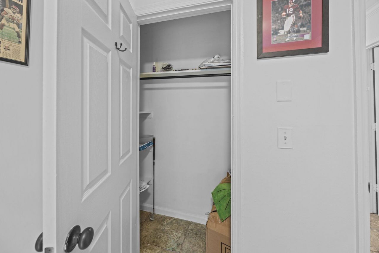 11 America Street Photo 23