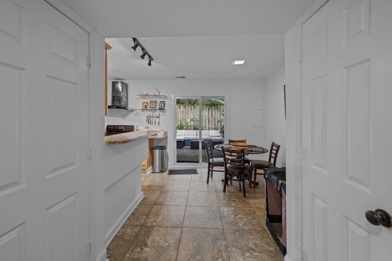 11 America Street Photo 6