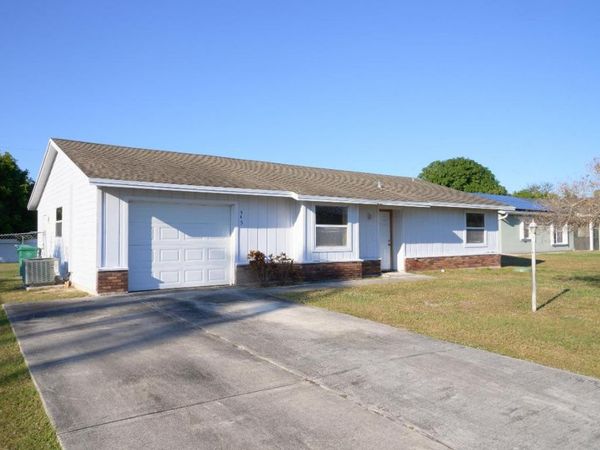 443 SW Meadow Terrace, Port Saint Lucie, FL 34984