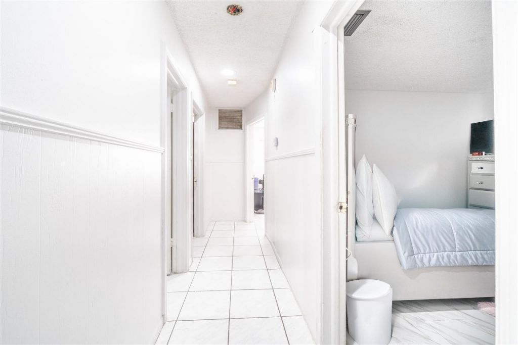 419 SW 80th Avenue, Pompano Beach, FL 33068 Photo