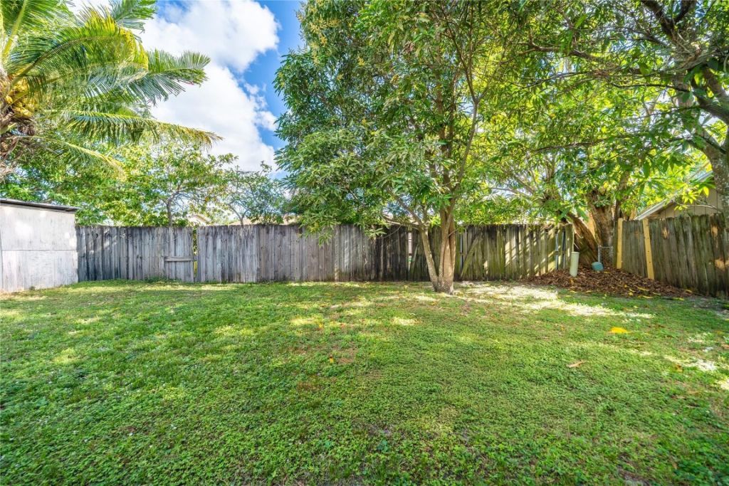 419 SW 80th Avenue, Pompano Beach, FL 33068 Photo