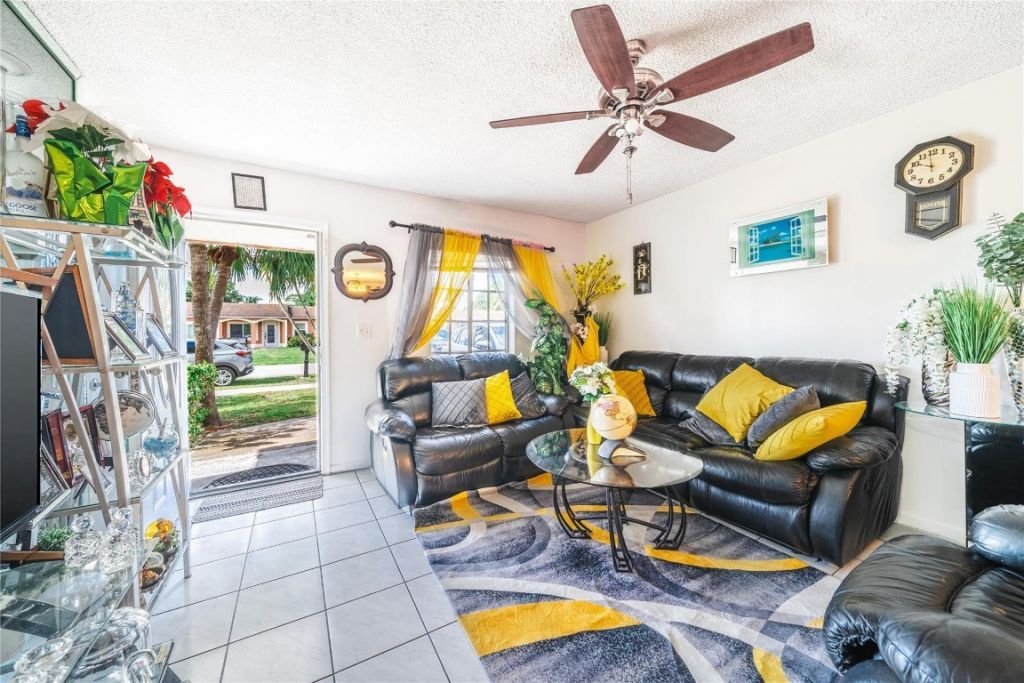 419 SW 80th Avenue, Pompano Beach, FL 33068 Photo