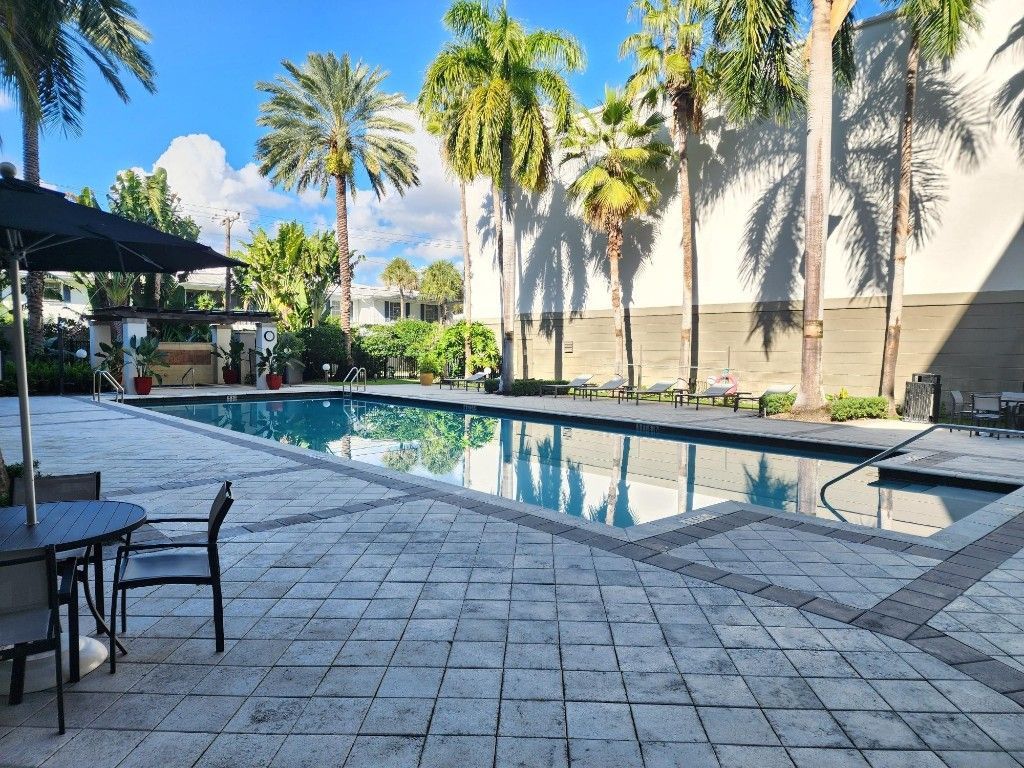 2401 NE 65th Street, Fort Lauderdale, FL 33308 Photo