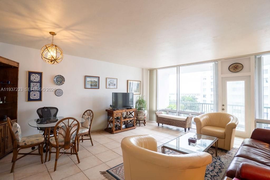 1408 Brickell Bay Dr, Unit 706, Miami, FL 33131 Photo