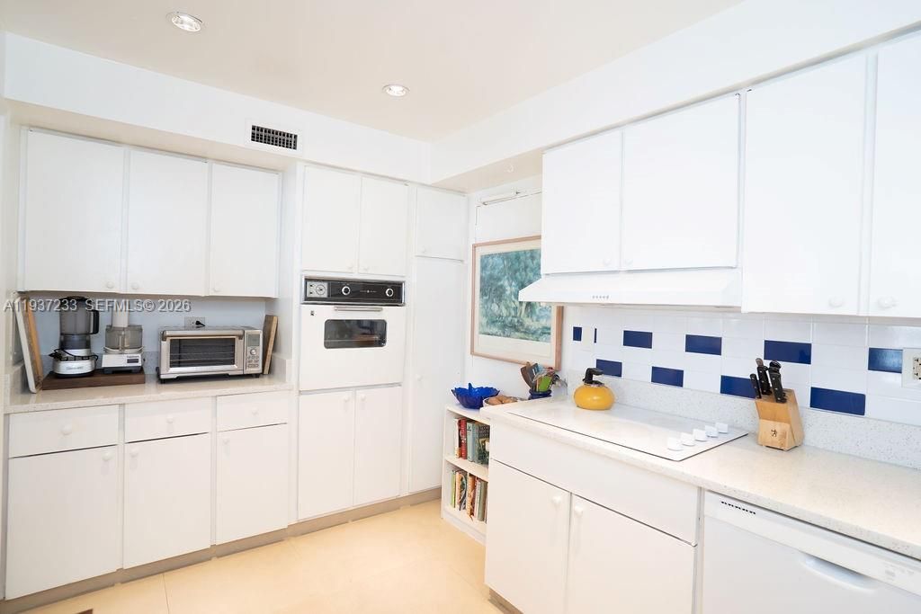 1408 Brickell Bay Dr, Unit 706, Miami, FL 33131 Photo