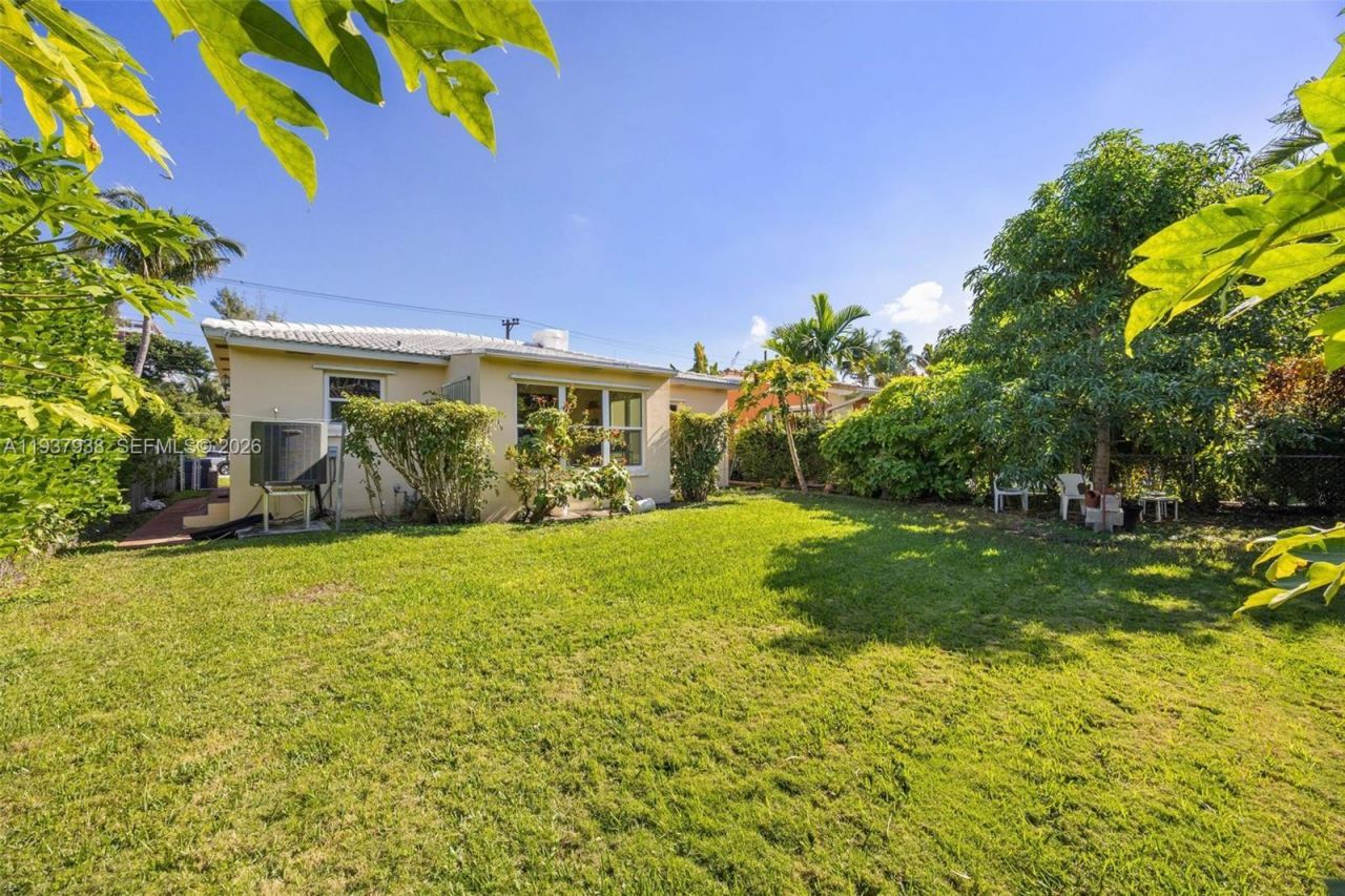 9148 Abbott Ave, Surfside, FL 33154 Photo