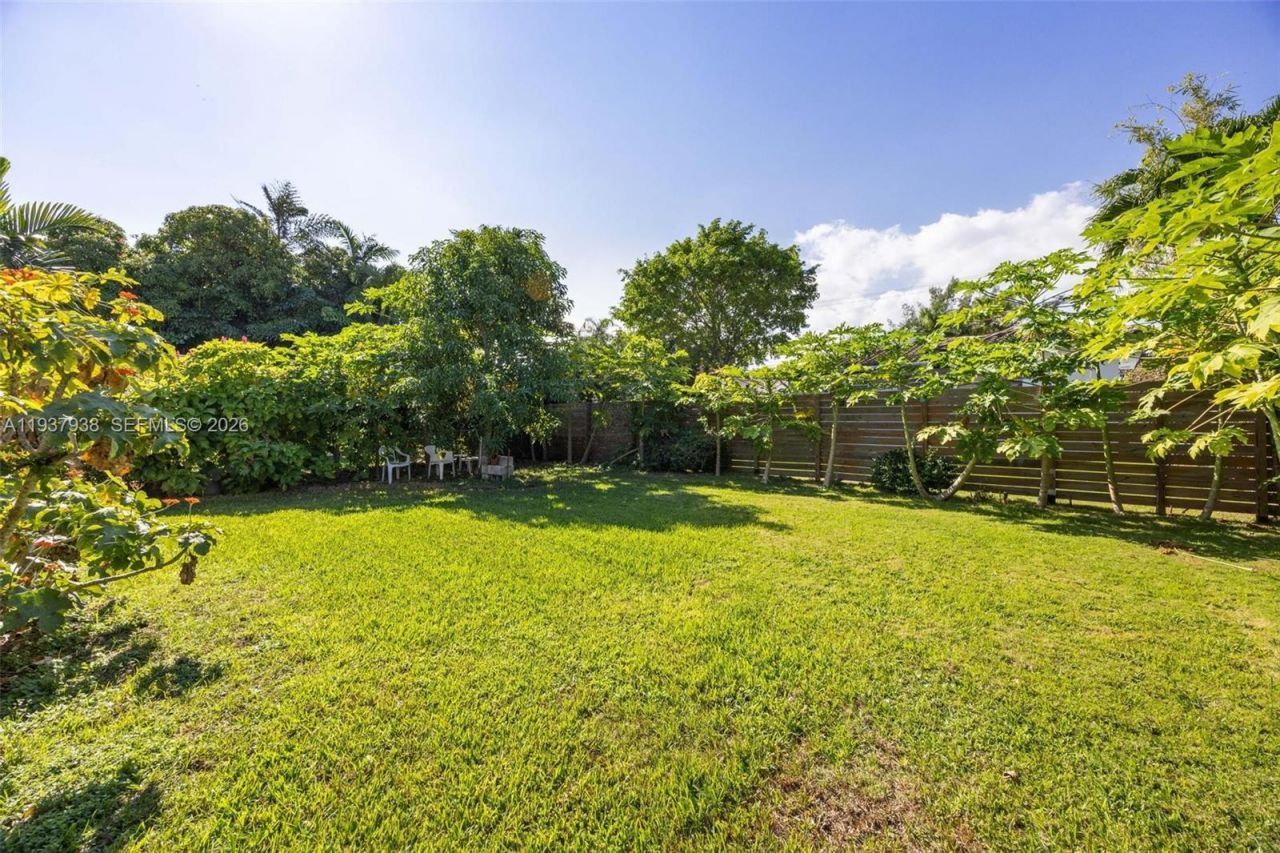 9148 Abbott Ave, Surfside, FL 33154 Photo