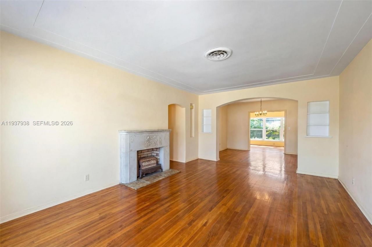 9148 Abbott Ave, Surfside, FL 33154 Photo