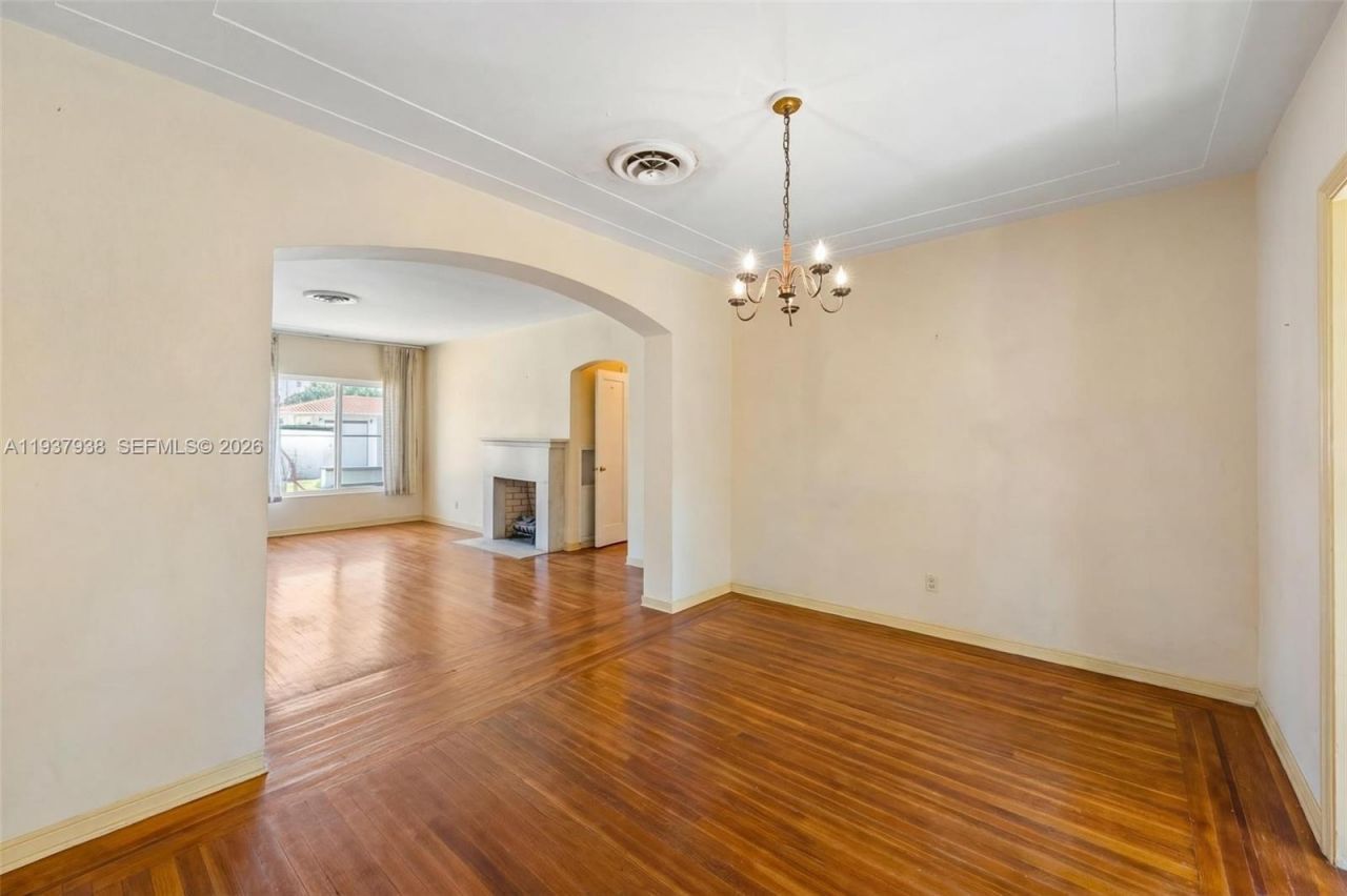 9148 Abbott Ave, Surfside, FL 33154 Photo