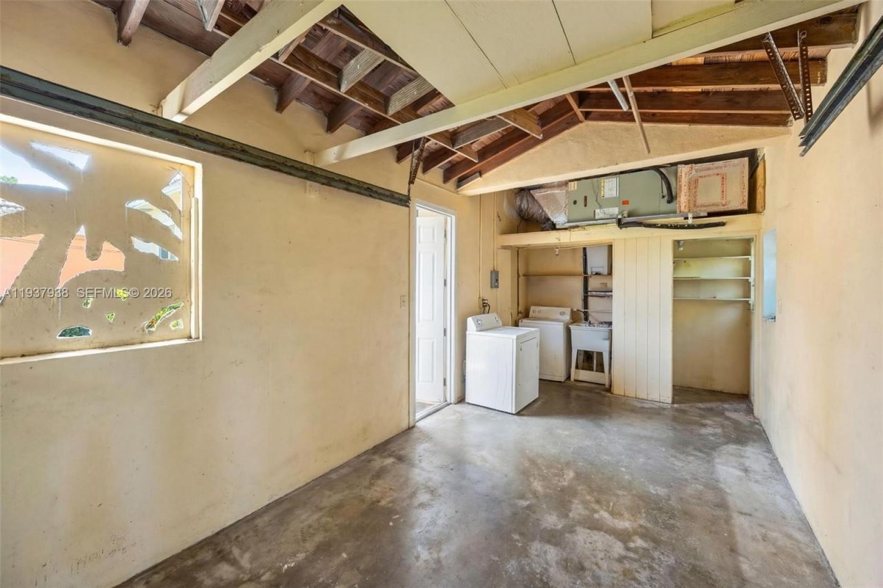 9148 Abbott Ave, Surfside, FL 33154 Photo