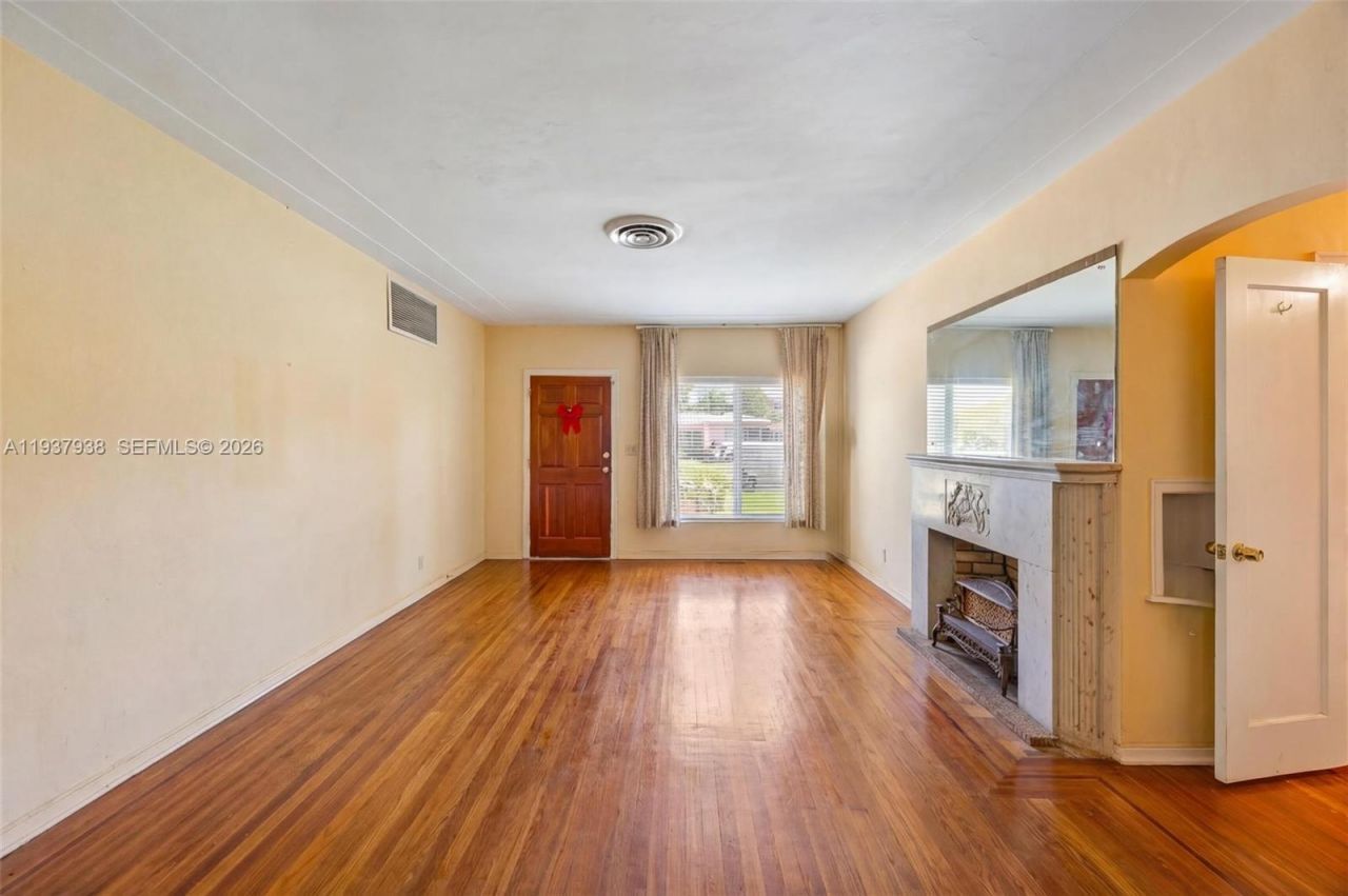 9148 Abbott Ave, Surfside, FL 33154 Photo