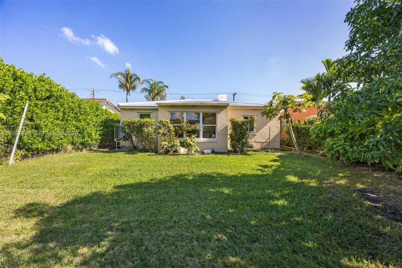 9148 Abbott Ave, Surfside, FL 33154 Photo