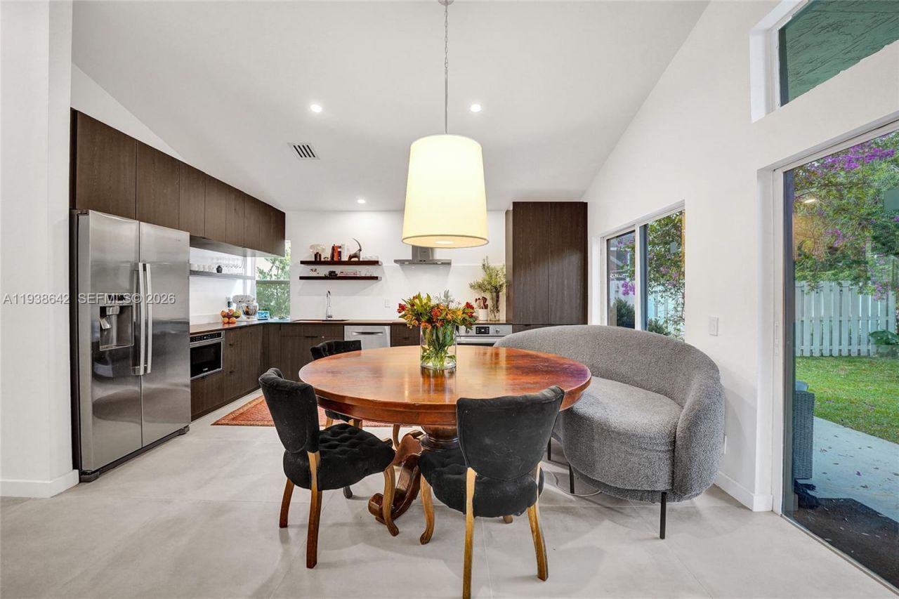 648 Sand Creek Cir, Weston, FL 33327 Photo