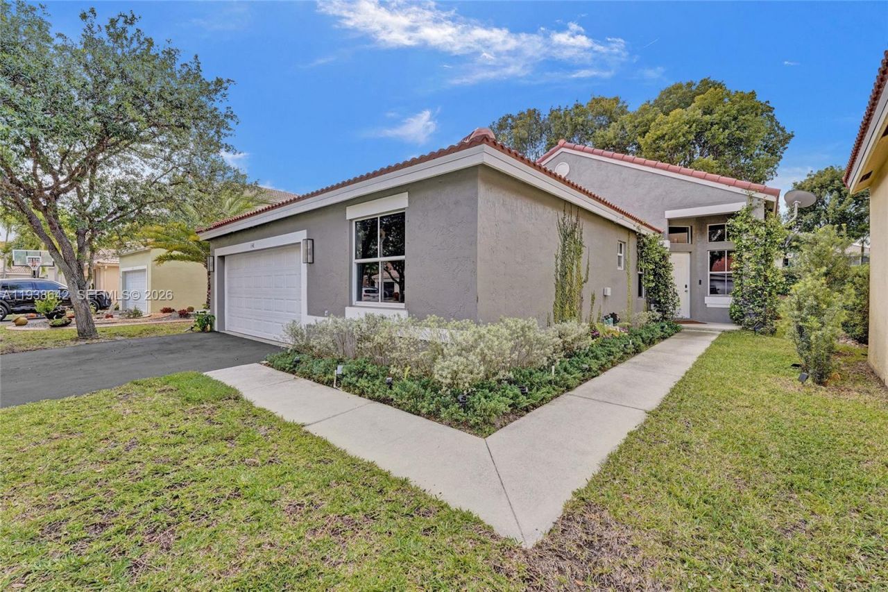 648 Sand Creek Cir, Weston, FL 33327 Photo