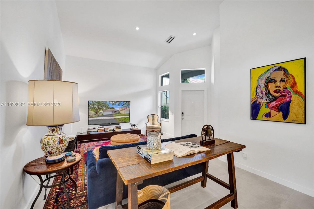 648 Sand Creek Cir, Weston, FL 33327 Photo