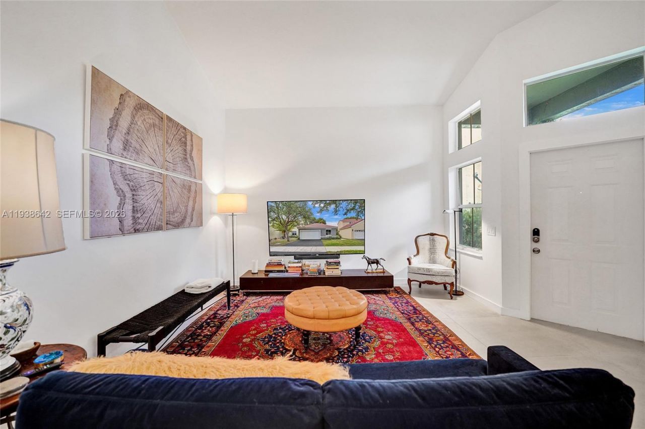 648 Sand Creek Cir, Weston, FL 33327 Photo