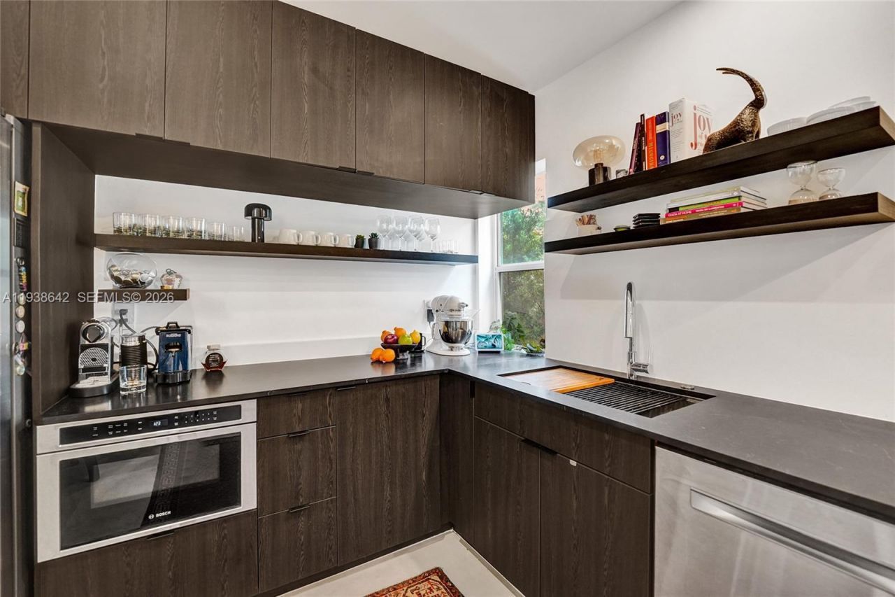 648 Sand Creek Cir, Weston, FL 33327 Photo