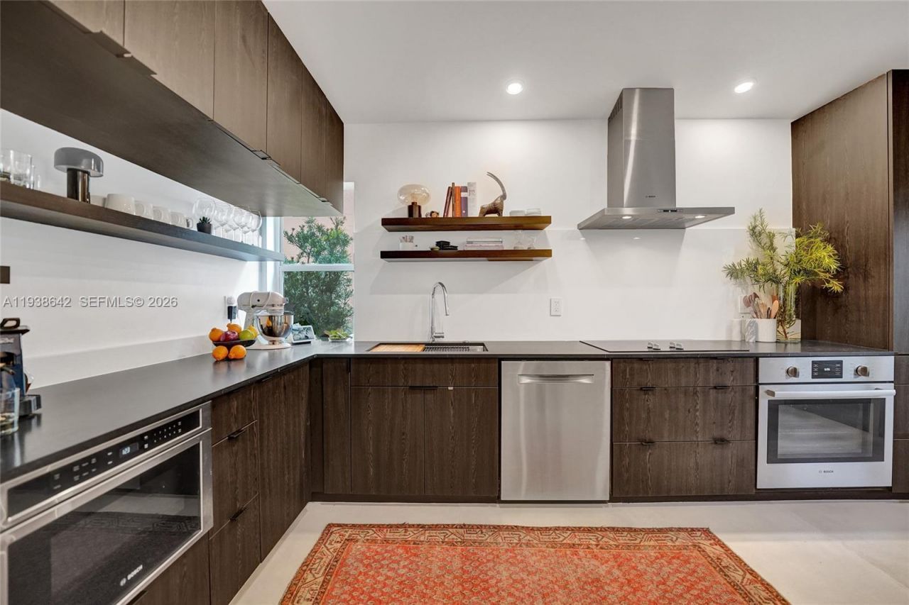 648 Sand Creek Cir, Weston, FL 33327 Photo