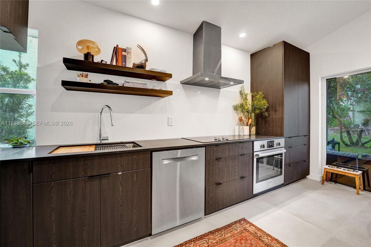 648 Sand Creek Cir, Weston, FL 33327 Photo