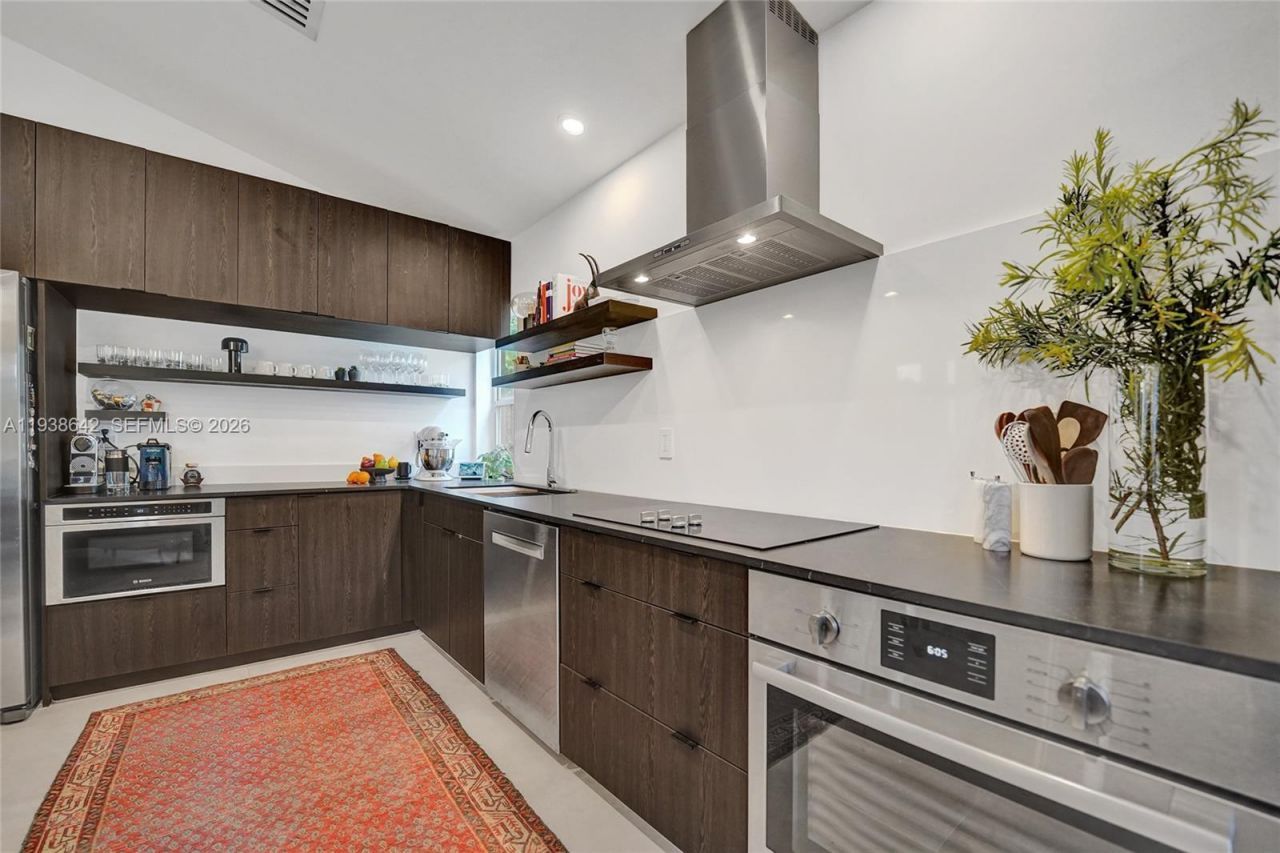 648 Sand Creek Cir, Weston, FL 33327 Photo