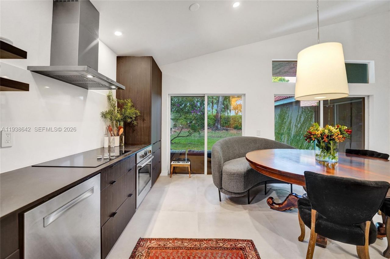 648 Sand Creek Cir, Weston, FL 33327 Photo